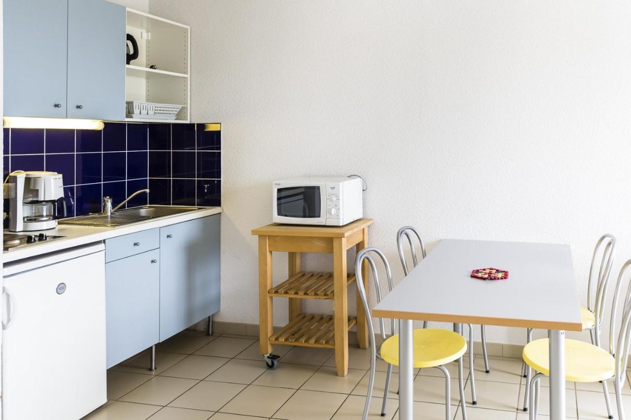 Ulvf Les Romarins Aparthotel Fleury  Bagian luar foto